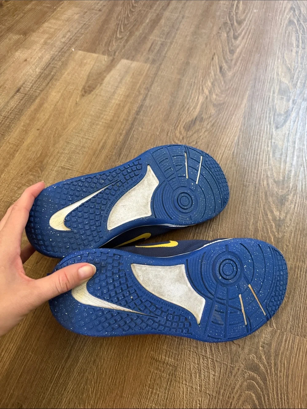 Nike Omni Multi-Court GS Midnight Navy Blue Gold Sneakers Youth 7Y DM9027-404